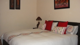 Steenbokkie Pension | Self-catering Monument Park