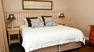 Caledon23 Country House | Camphers Drift Accommodation