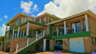 Amzee-bokmakierie Guest House | Dana Bay Self-catering