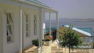 Gordon's Beach Lodge | Gordons Bay Accommodation