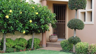 Loeries Nest Bed and Breakfast | Self-catering Little Falls
