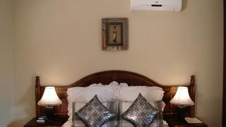 La Leo Luxury Guest House | Accommodation Vryburg