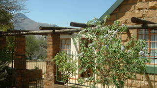 See-View House and Cottage | Clarens Self-catering