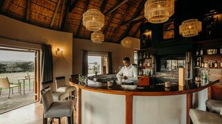 Hlosi Game Lodge | Accommodation Amakhala Game Reserve
