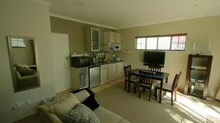 Liz at Lancaster B&B | Self-catering Craighall Park