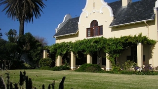 Cotswold House Guest House | Milnerton Accommodation