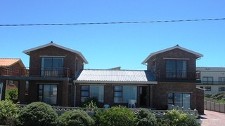 Rosilou Seafront Accommodation | Struisbaai Accommodation