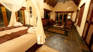 Jackalberry Lodge | Thornybush Game Reserve Accommodation