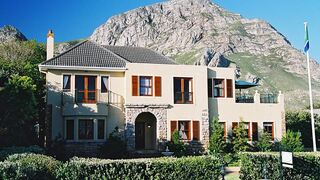 Lavender Manor Guest Lodge | Fernkloof Accommodation