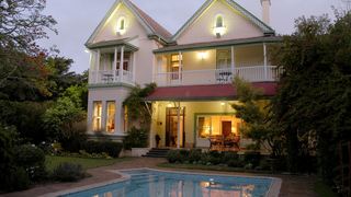 Hacklewood Hill Country House | Walmer Accommodation