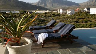 Moonstruck on Pringle Bay | Accommodation Pringle Bay