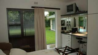 Araluen Cottage Benoni | Farrarmere Accommodation
