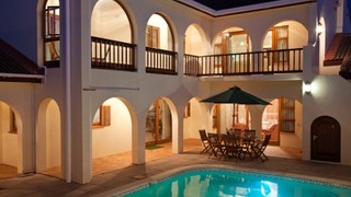 Penguino Guest House | Accommodation Westcliff (Hermanus)