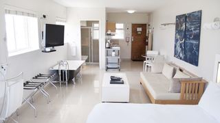 Mouille Point Village Studio Apartments | Cape Town Specials