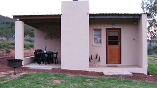 Farmer Redbeard Cottages | Ashton Self-catering