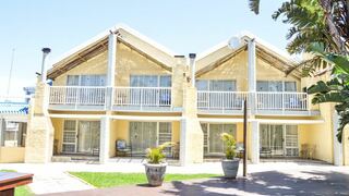 Beach Cabanas | Accommodation Wavescrest (Jeffreys Bay)