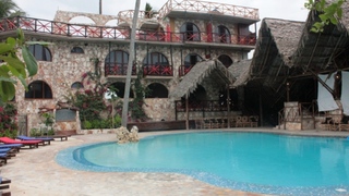 Samaki Lodge | Uroa Accommodation