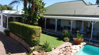 Best Little Guest House | Oudtshoorn Accommodation