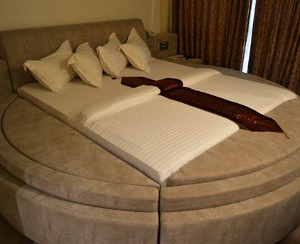 Gold Crest Hotel