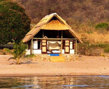 Lake Shore Lodge