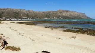 20 Cayman Beach | Accommodation Gordons Bay