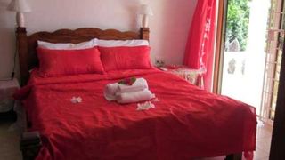 Lighthouse 65 | Anse Aux Pins Accommodation