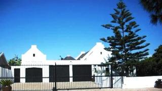 Peak Village Lodge | Bloubergrant Accommodation