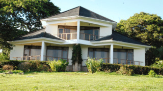 Garuga Resort Beach Hotel | Nakifulube Accommodation