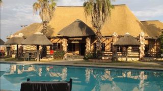 The Big Five Lodge | Mogoditshane Accommodation