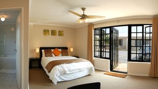 Palm Beach Guesthouse | Summerstrand Accommodation