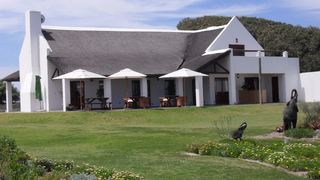 Draaihoek Lodge & Restaurant | Elands Bay Accommodation