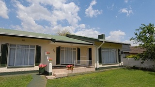 Green Door Guest Cottage - Venus Street | Accommodation Parys