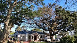 Eight Bells Mountain Inn | Hotels Mossel Bay