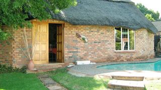 Karibu Guesthouse | Lyttelton Self-catering