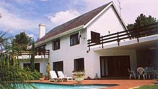 Curzon Manor | Bryanston Accommodation