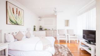 On the Bay Bed and Breakfast | Accommodation Summerstrand