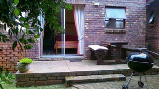 Mondu Guesthouse | Accommodation Wavescrest (Jeffreys Bay)