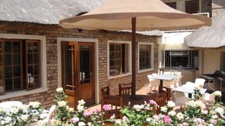 Villa de la Rosa Guest House Bloemhof | Accommodation Bloemhof