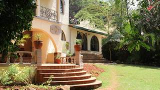 Purdy Arms | Accommodation Karen