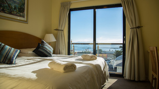 No 17 Van Riebeek Apartment | Accommodation Gordons Bay