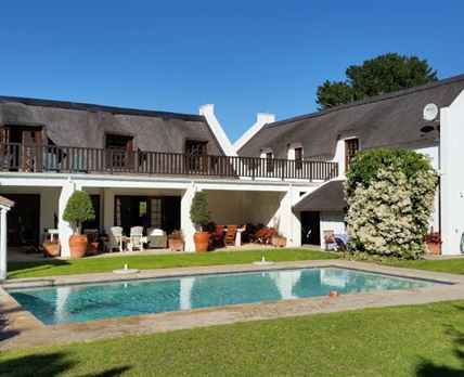 Constantia Thatch Lodge