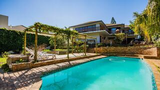 Womb with a View | Self-catering The Links
