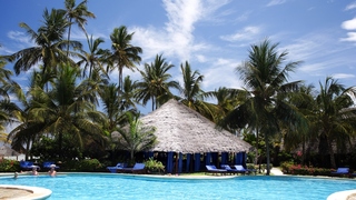 Breezes Beach Club and Spa | Bwejuu Resorts