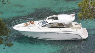 Jeanneau Prestige S38 HT | Split Accommodation