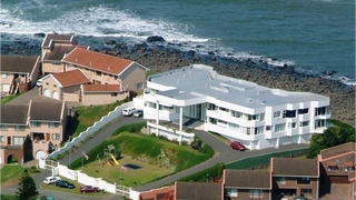 The White House Bed and Breakfast | Accommodation Gonubie