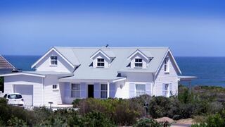 Cockleshell Beach House | Grotto Bay Accommodation