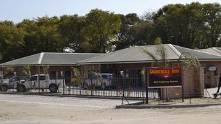 Queness Inn | Maun Accommodation