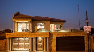 Ekuthuleni Guest House | Accommodation Soweto