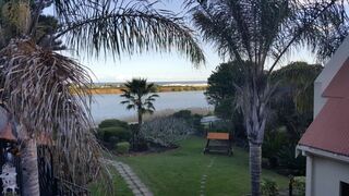 A Waterside Lodge B&B | Accommodation Wilderness