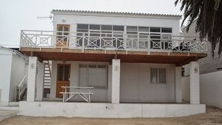 Beach House Accommodation – Mr Muscle | Self-catering McDougall's Bay
